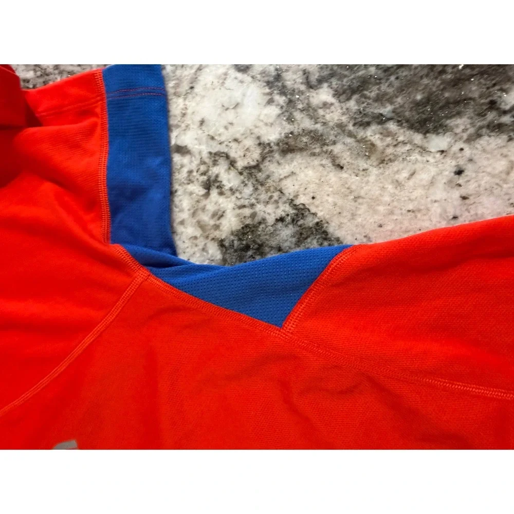 The North Face Mens FlashDry Mesh Performance T-Shirt Red Blue Colorblock Medium